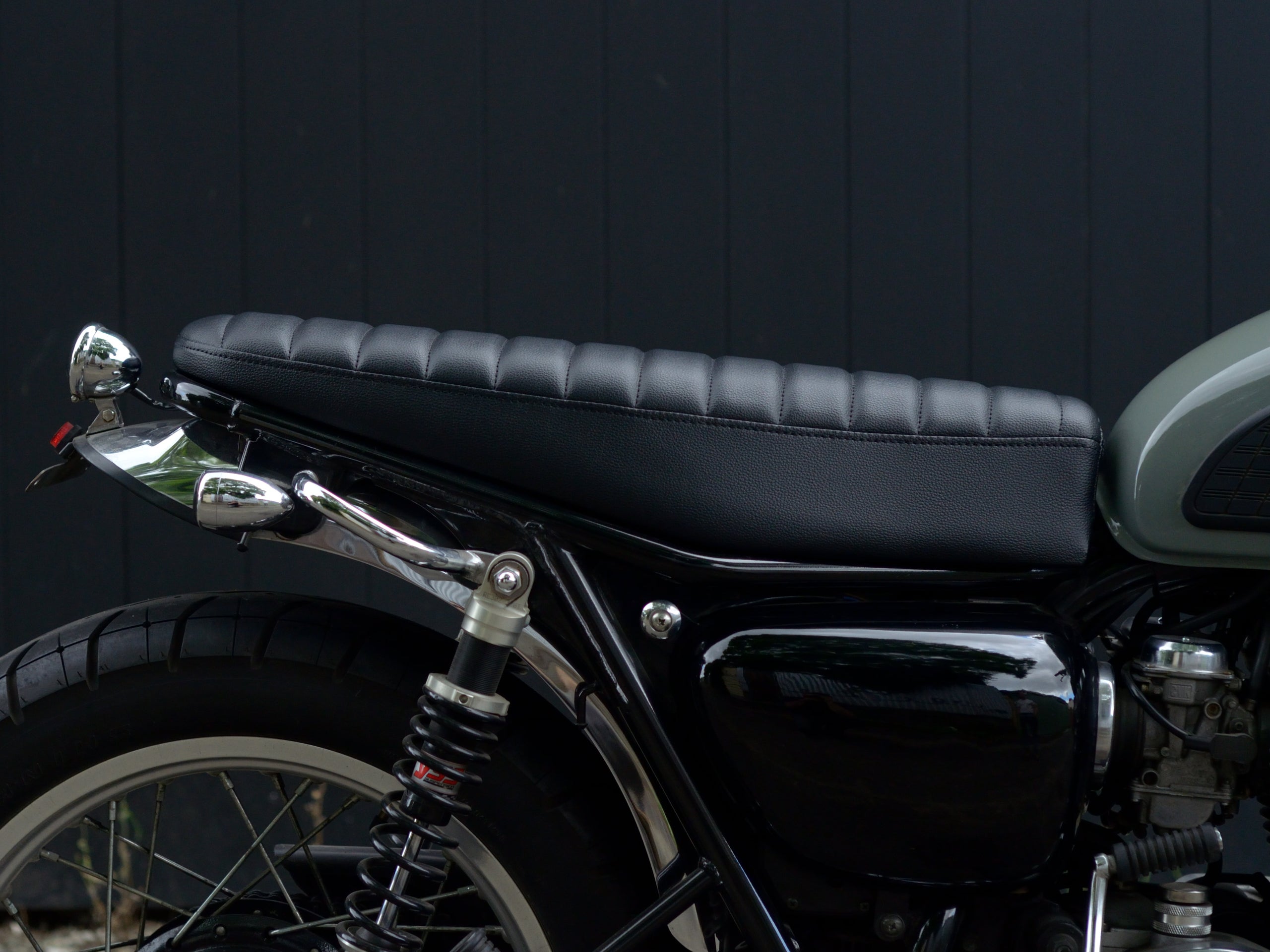 Flat seat shop motorcycle