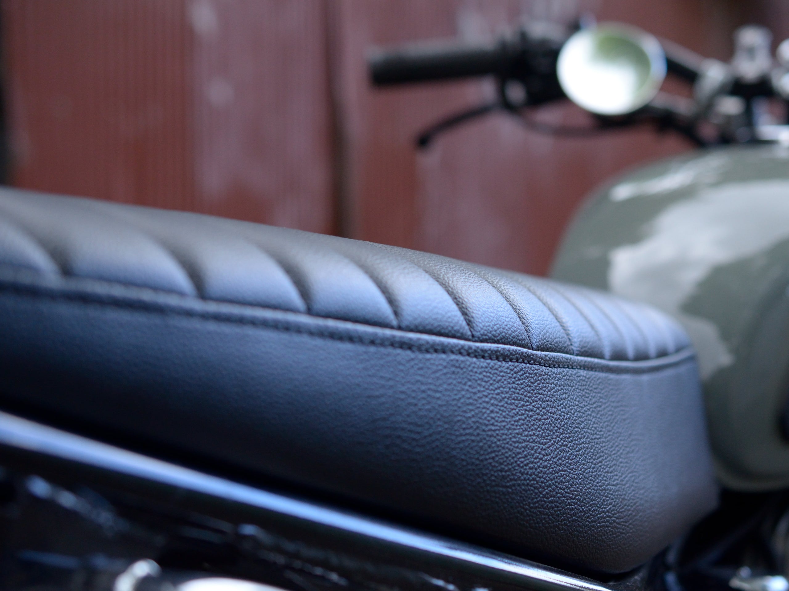 Scrambler seat top for classic 350